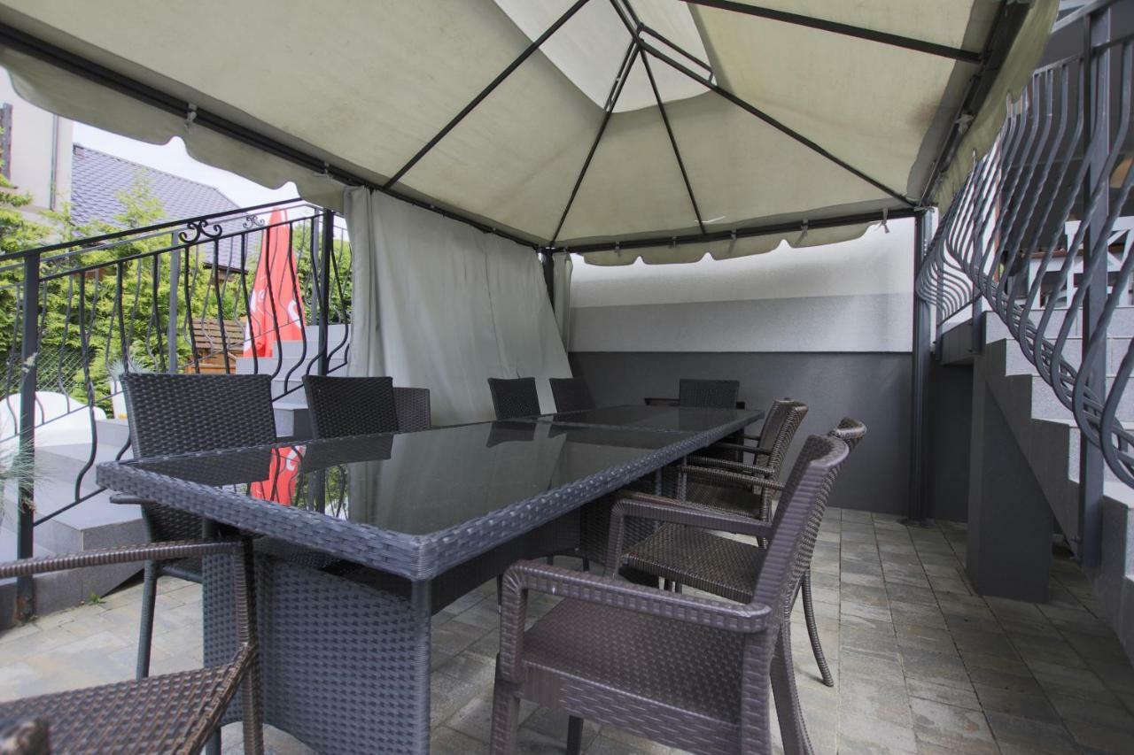 Kwatera prywatna I Restauracja Jantarowa *